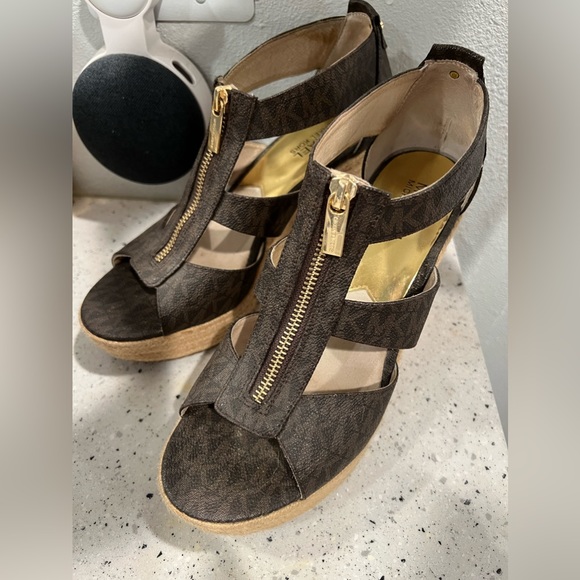 Michael kors wedged heels - Picture 2 of 6